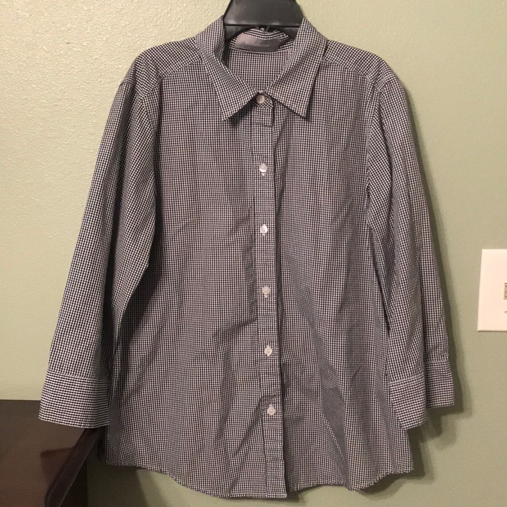 B/W Button Shirt 
Liz Claiborne Sz-L 
3/4 Sleeves